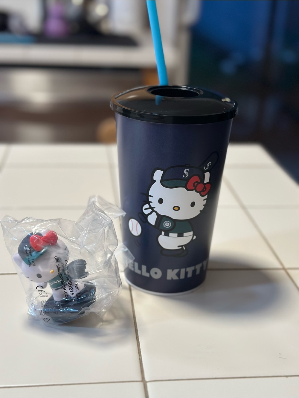 Seattle Mariners Hello Kitty Navy and Blue Tumbler with character topper